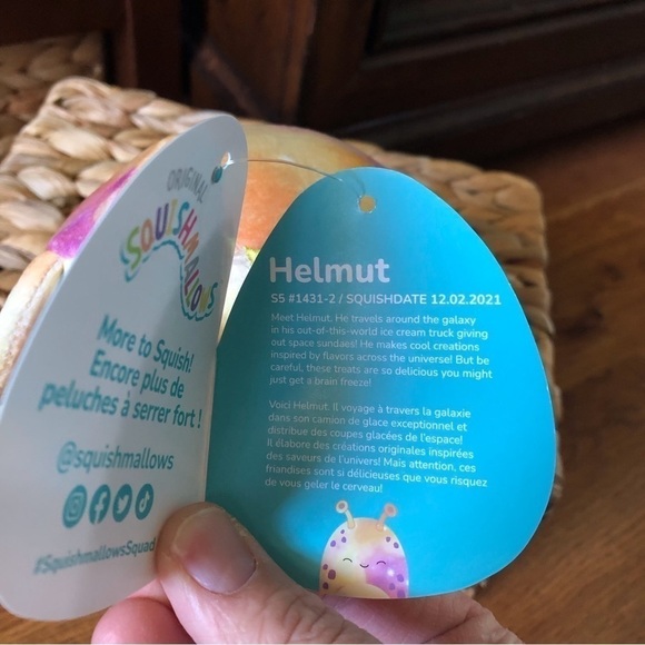 Squishmallows Helmut the tie dyed Alien in 5” - Picture 6 of 7